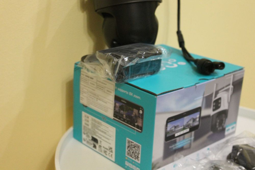 Wi-Fi камера відеоспостереження з функцією автотрекінгу