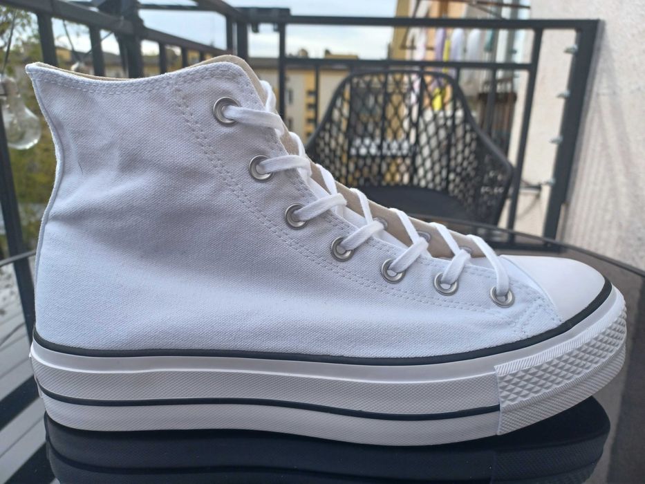 - Converse Chuck Taylor All Star - Trampki na platformie r. 42,5