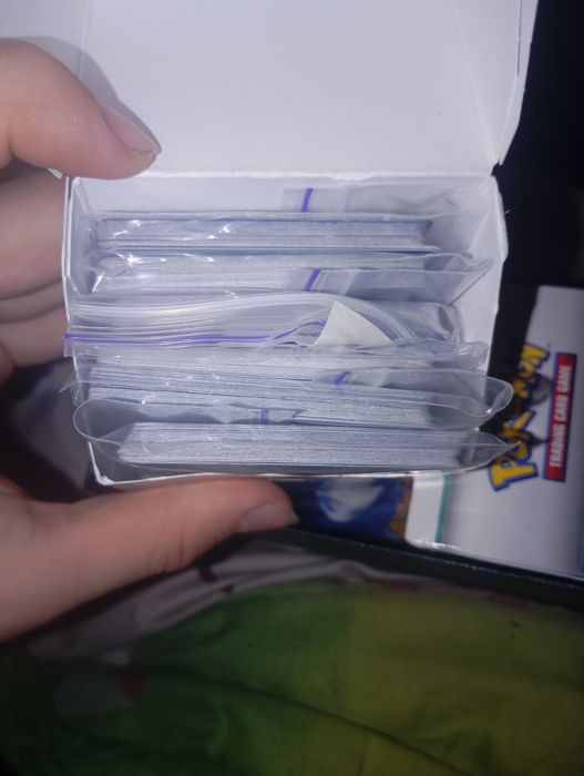 Коробка покемонов