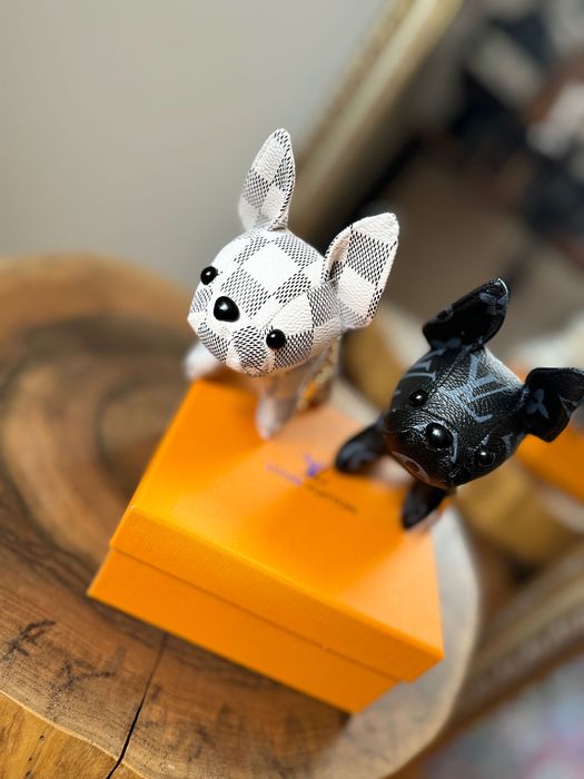 брелок louis vuitton бульдожка