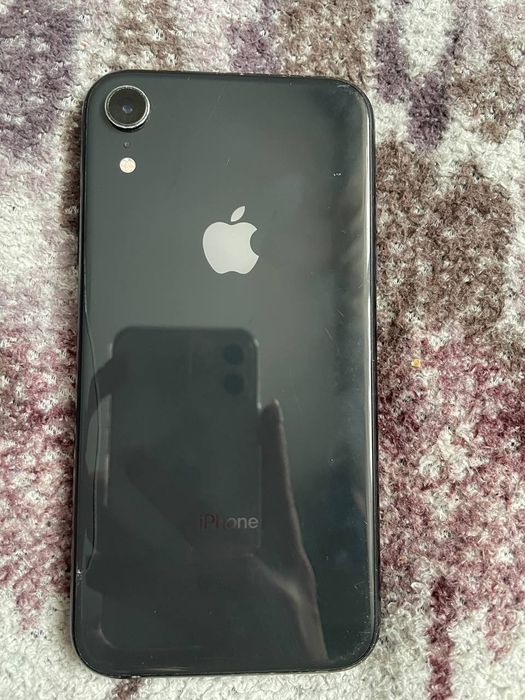 iPhone XR 64 ГБ.