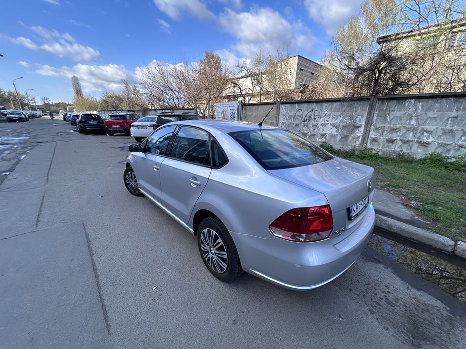 Volkswagen Polo Sedan 2013