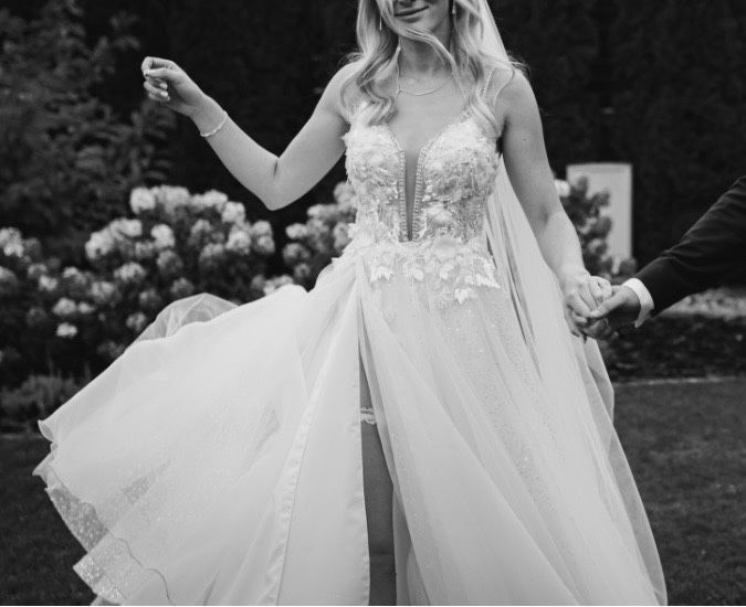 Suknia ślubna biala S z welonem