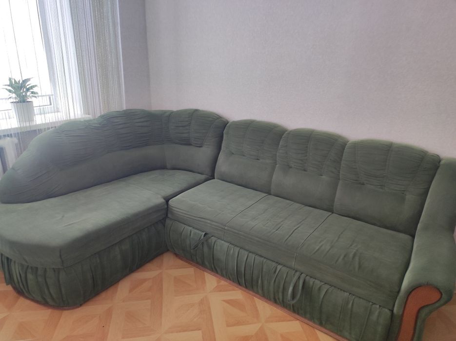 Продам кутовий розкладний диван б/у
