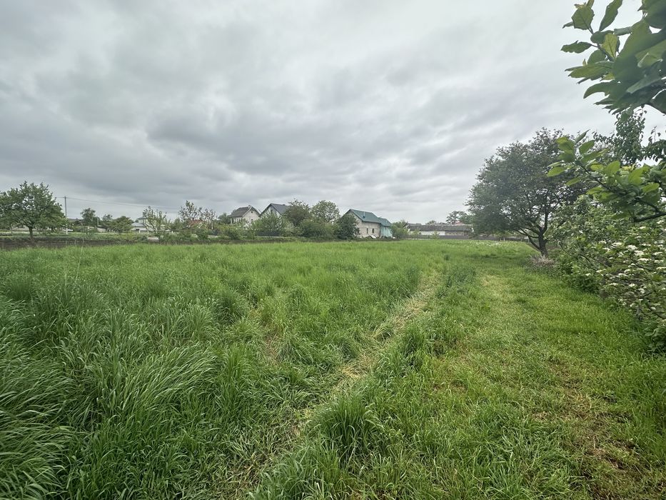 Продам земельну ділянку вул. Юності площа 15 соток є всі комунікації