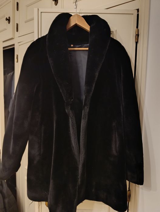 Casaco de pêlo preto