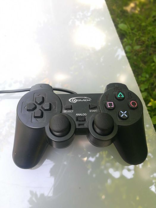 Продаю пару " Геймпад Gemix GP-50 "