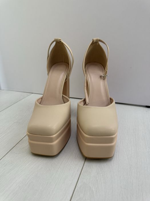 високі підбори жіночі 39р