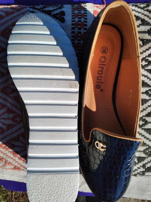 Продам женские балетки