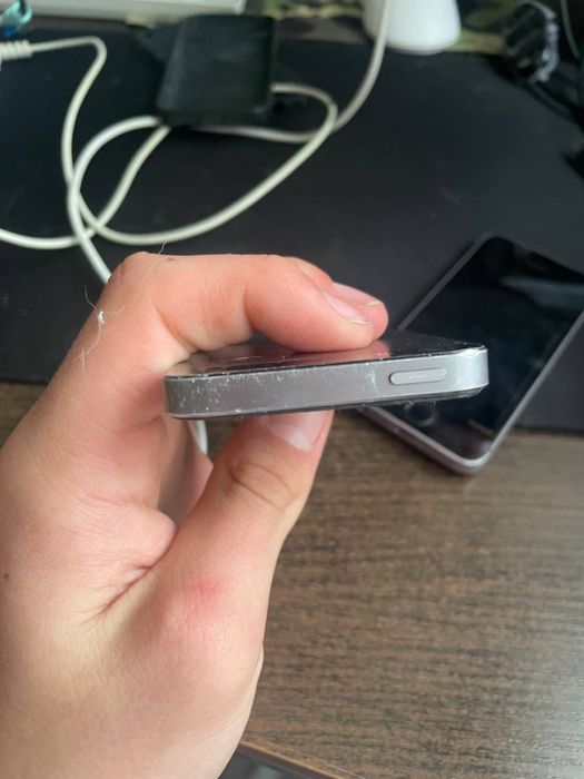 2 iphone 5s на запчастини