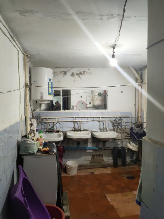 Продам 2 кім в гуртожитку S=36.9кв.м.Піонерська.