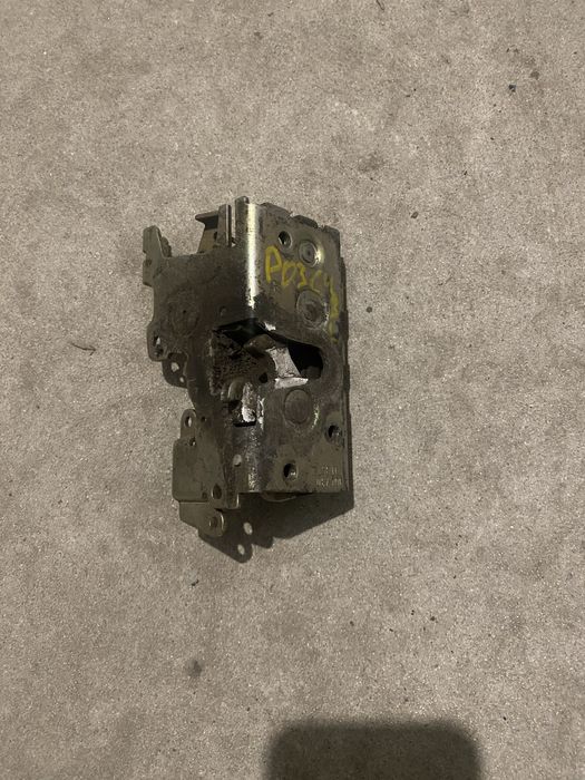 Замок розсувних дверей спрінтер