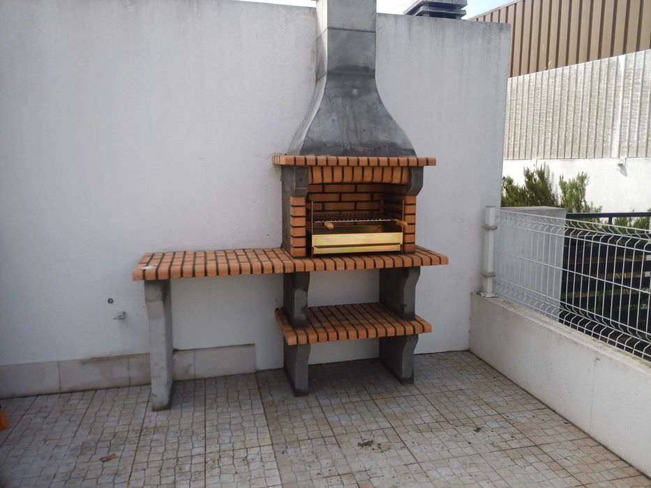 Forno canto com churrasqueira