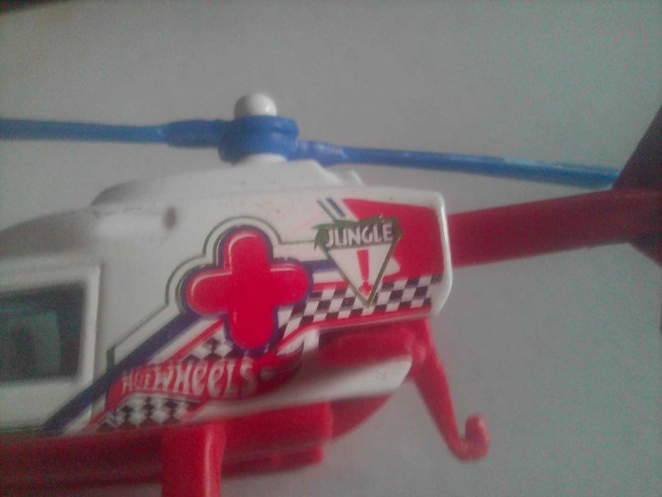Детская игрушка Hot Wneels вертолёт Jungle-модель