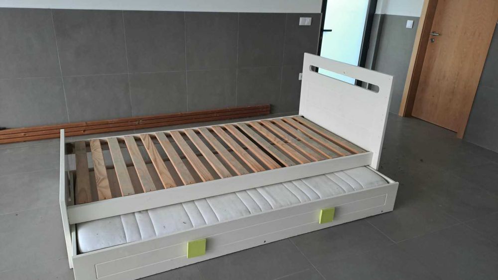 Cama solteiro com gavetão mais 2 colchões