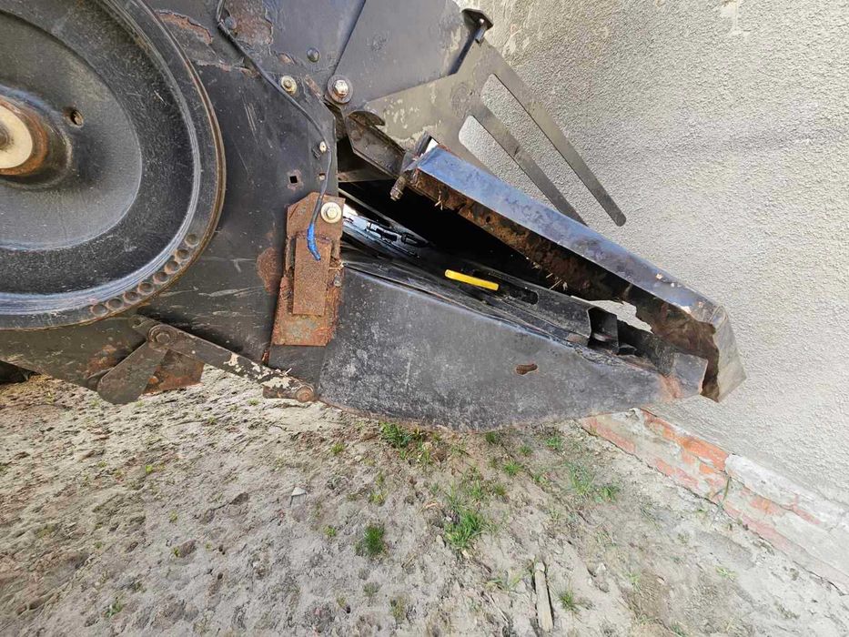 Комбайн зернозбиральний New Holland-CX8090