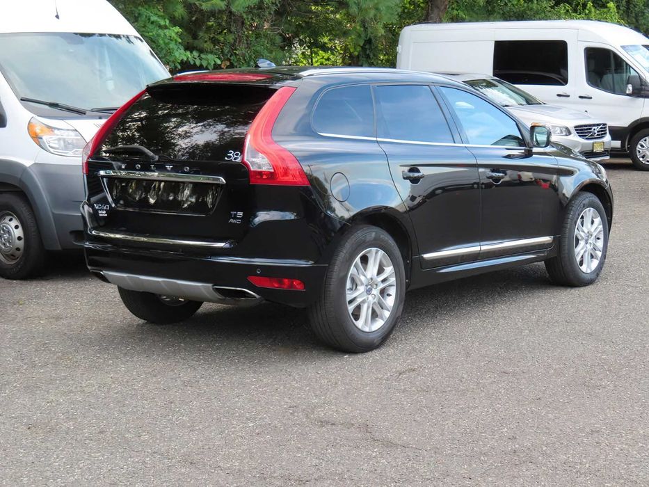 Volvo XC60      2016