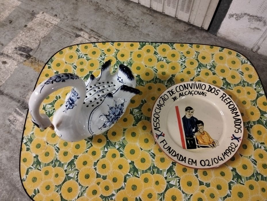 Peças em Porcelana e Barro