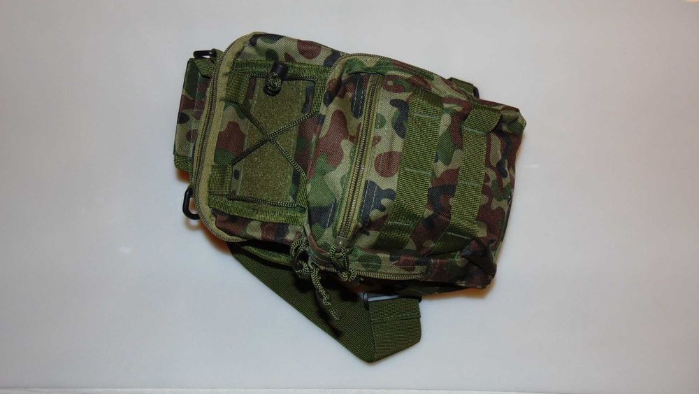 Plecak moro na jedno ramię.