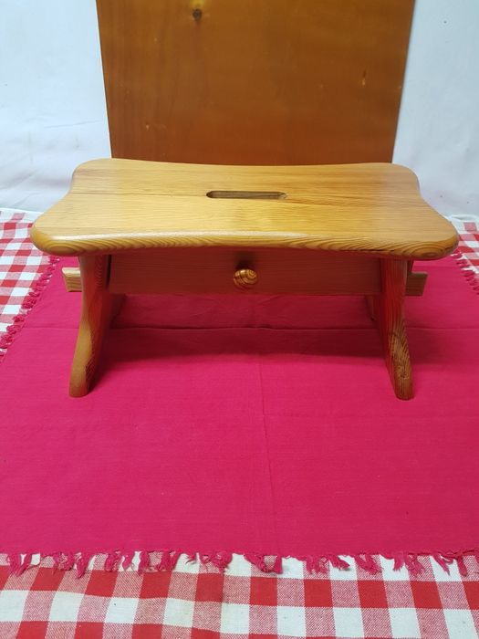 Podnóżek taboret ryczka drewniana