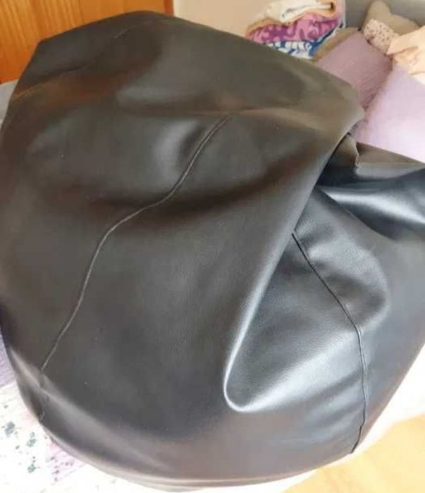 Puff grande em preto