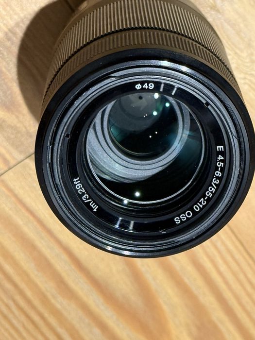 Sony 55-210mm f/4.5-6.3 OSS