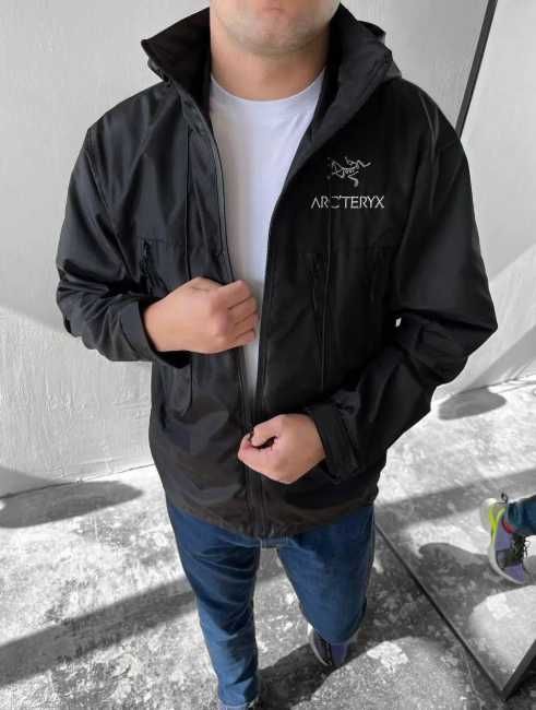 Куртка Arcteryx чорна плащівка водовідштовхувальна