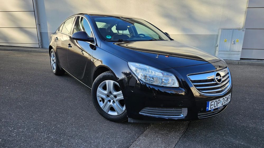 Opel Insignia bezwypadkowa, bez rdzy, po dużym serwisie, potwierdzony przebieg