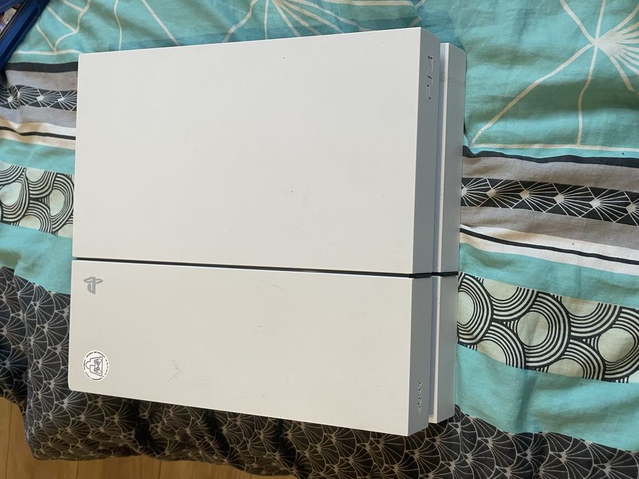 Ps4 slim z 3 grami kabel hdmi i zasilania