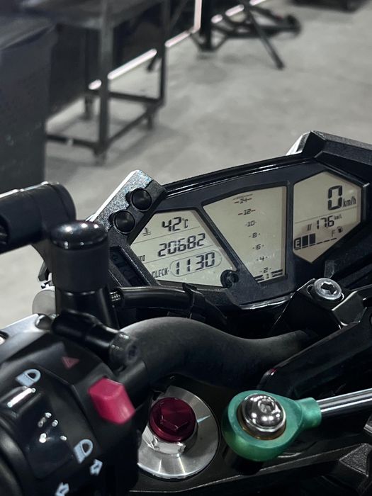 Kawasaki Z800 800cc – Revisão Feita, Pneus Novos, Excelente Estado