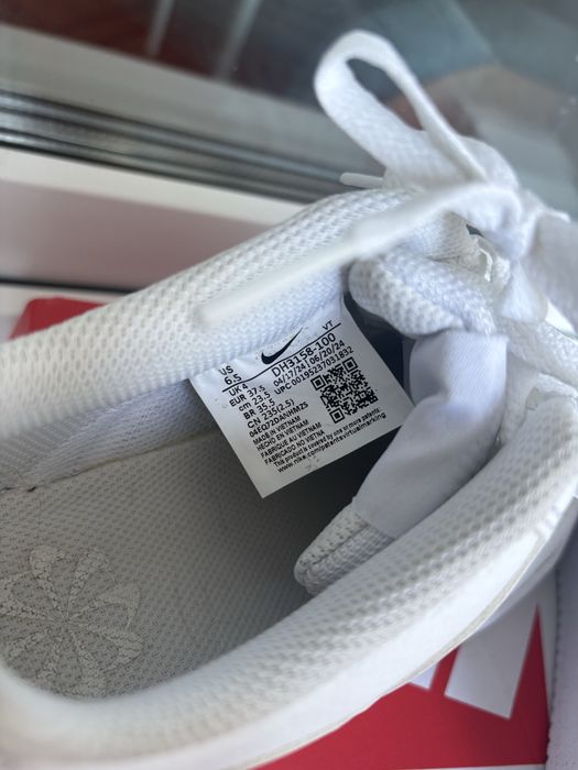 Кросівки жіночі Nike