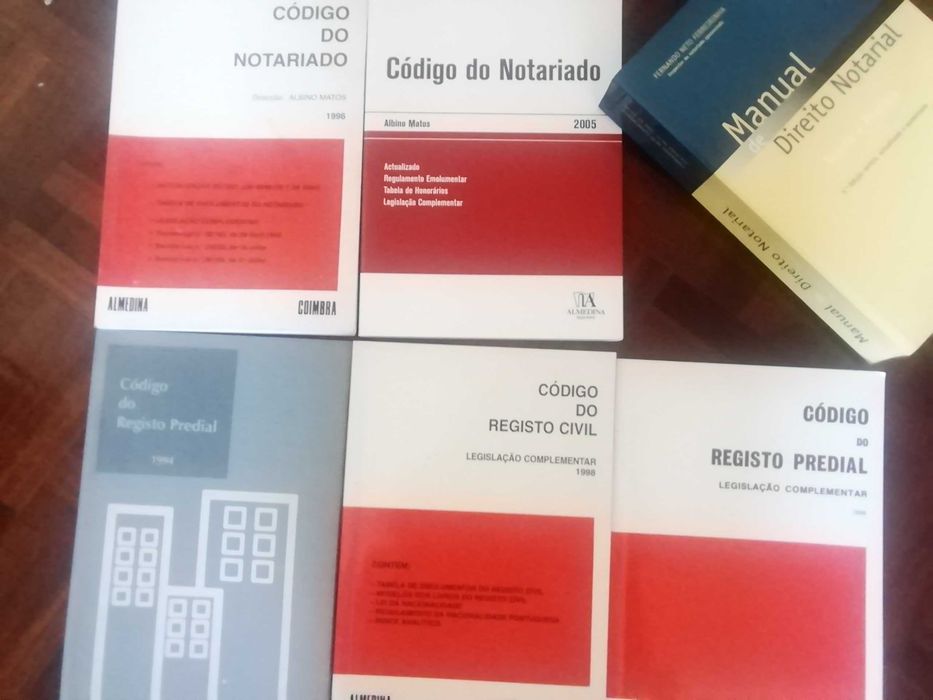 Livros de Direito e Códigos Anotados