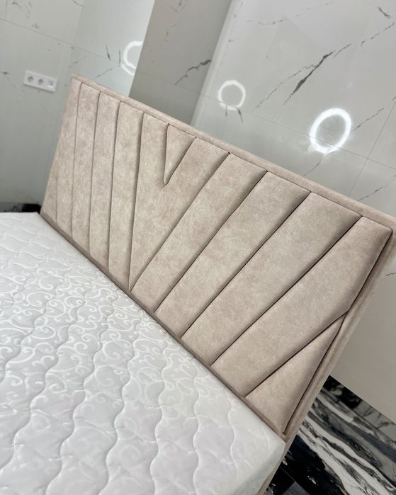 Кровать с мягким изголовьем «Аврора»