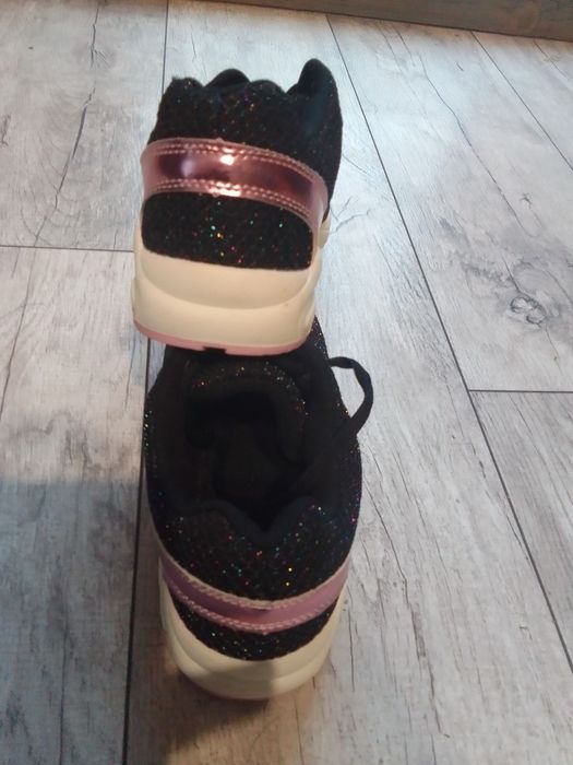 Buty sportowe r. 37