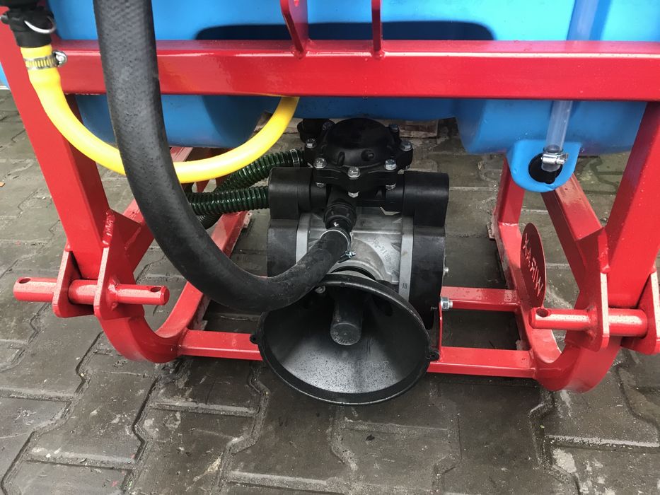 Навісний оприскувач, оприскувач, обприскувач польський