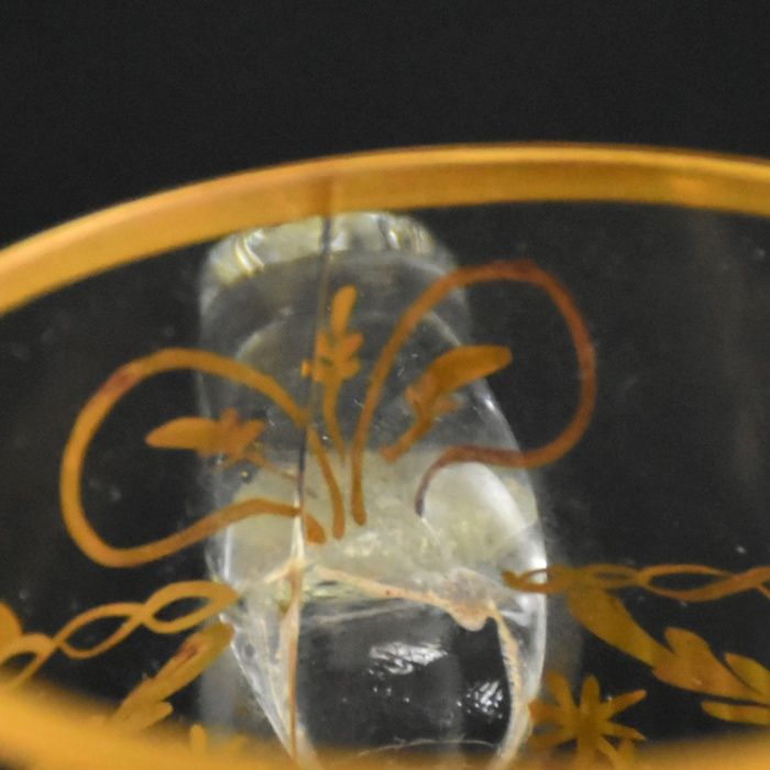 Par de canecas em cristal com dourados