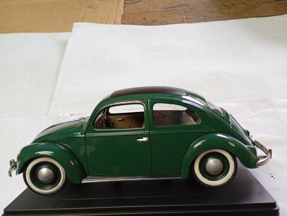Linda miniatura escala1/17 carocha