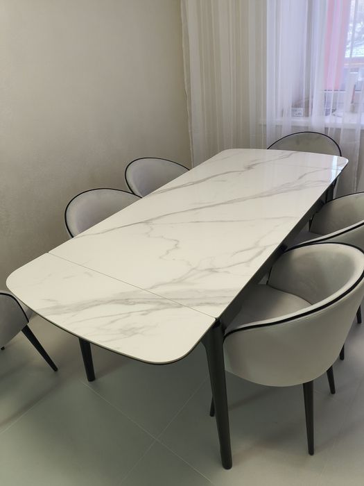 Продам НОВИЙ кухонний стіл