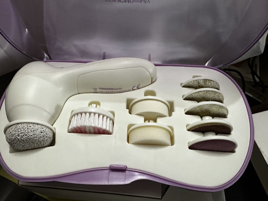 Електричний набір для чищення обличчя 9 в 1 TOUCHBeauty TB0601B