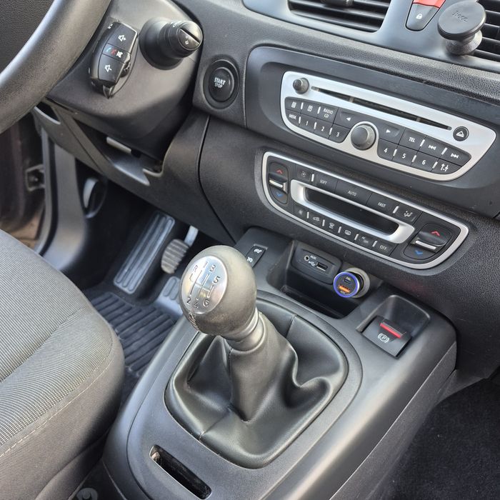 Продам Renault Scenic 2010