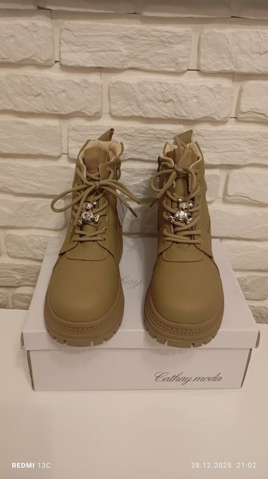 Obuwie damskie zimowe ocieplane kolor beżowy rozmiar od 36 do 41