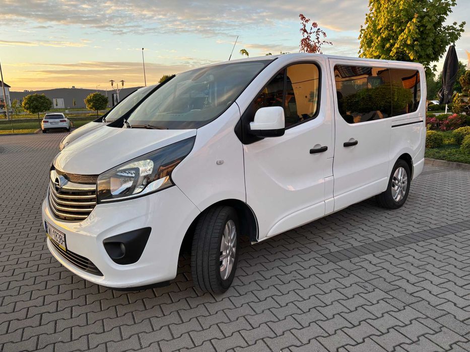 Wynajem Bus 9 osobowy Renault Trafic Long 2.0dCi -wynajmij i jedź sam!