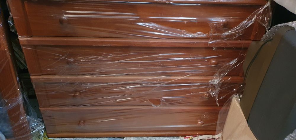 Cama solteiro com estrado +comoda + mesa de cabeceira