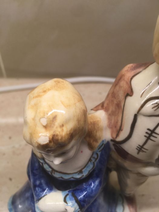 Figurka z porcelany chłopak i dziewczyna