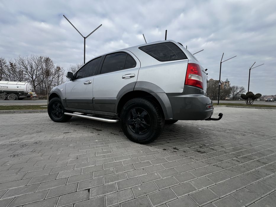 Автомобіль Kia Sorento 2.5 2006 рік. Повністю все обслужене. Не гнила