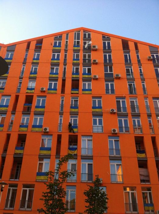 Миття вікон,миття  фасадів на висоті. Львів.  Промисловий альпінізм.