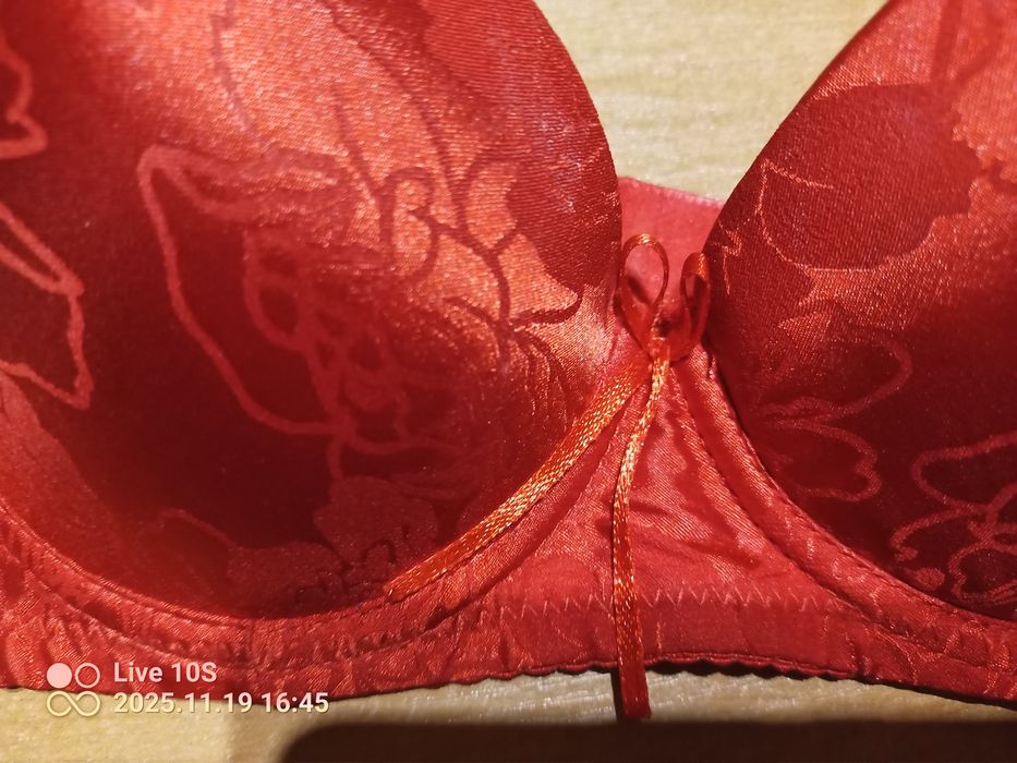 Biustonosz/rozmiar z metki 80 A