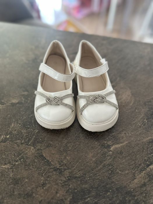 Buty dla dziewczynki