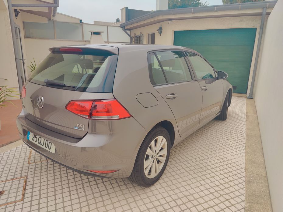 VOLKSWAGEN GOLF VII 1.2 TSI Confortline (Gasolina  2015)