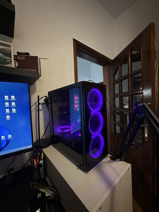 Setup Gaming Completo- pc + 2 monitores + teclado razer e rato razer